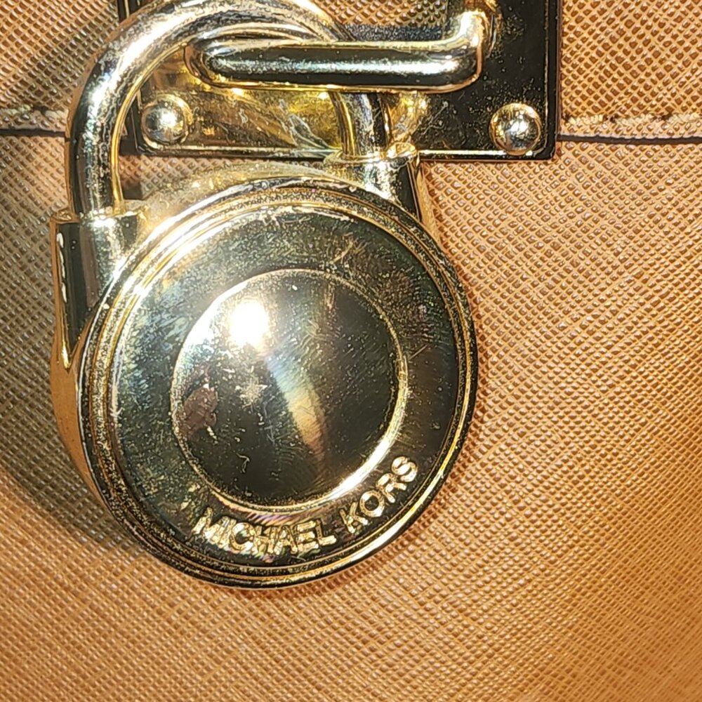 Condition Pre-Owned - Excellent Condition - image 5